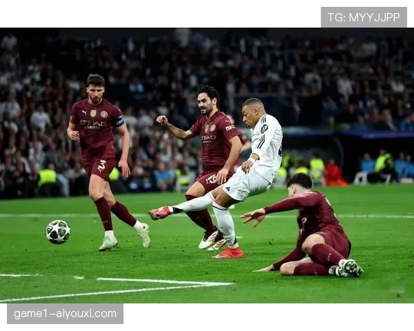 姆巴佩大爆发上演帽子戏法助皇马狂胜凯拉特豪取两连胜强势登顶